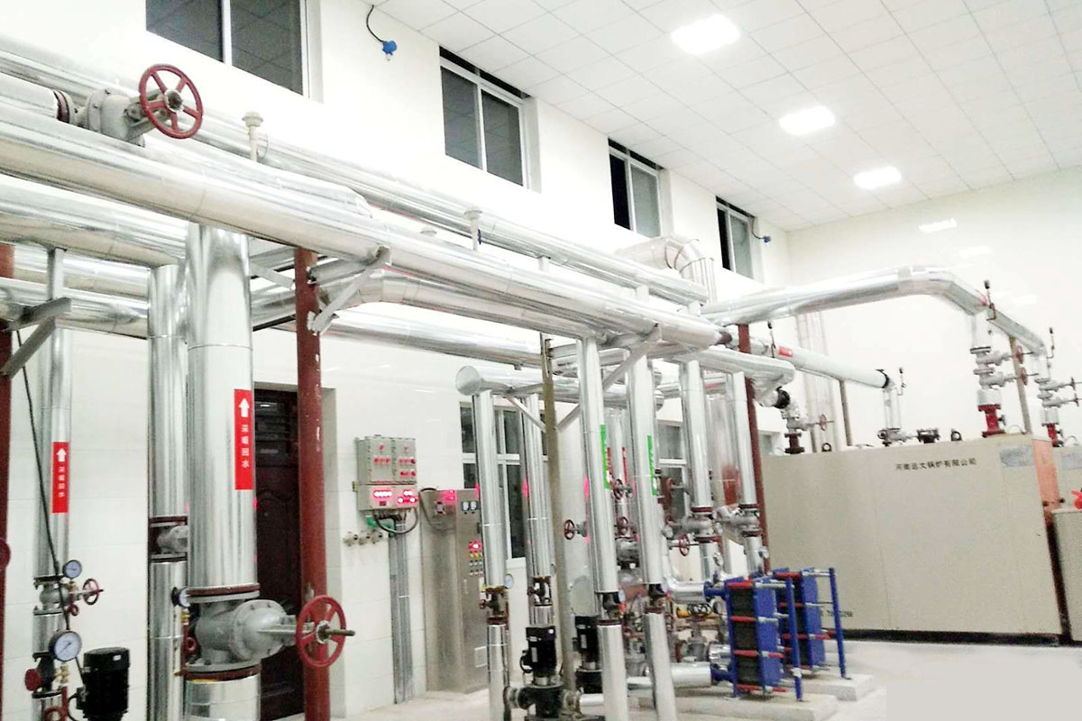 2.8MW燃氣真空熱水鍋爐現(xiàn)場